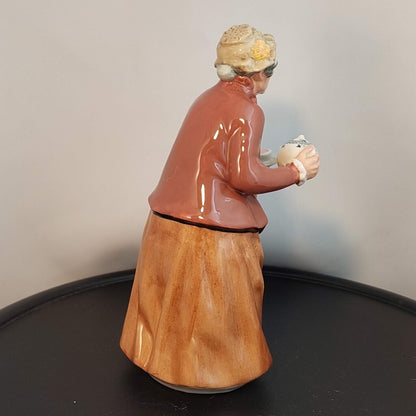 Royal Doulton Teatime Figurine 7 1/4 in HN 2255 Ex. Cond.
