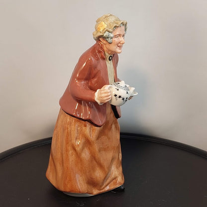 Royal Doulton Teatime Figurine 7 1/4 in HN 2255 Ex. Cond.