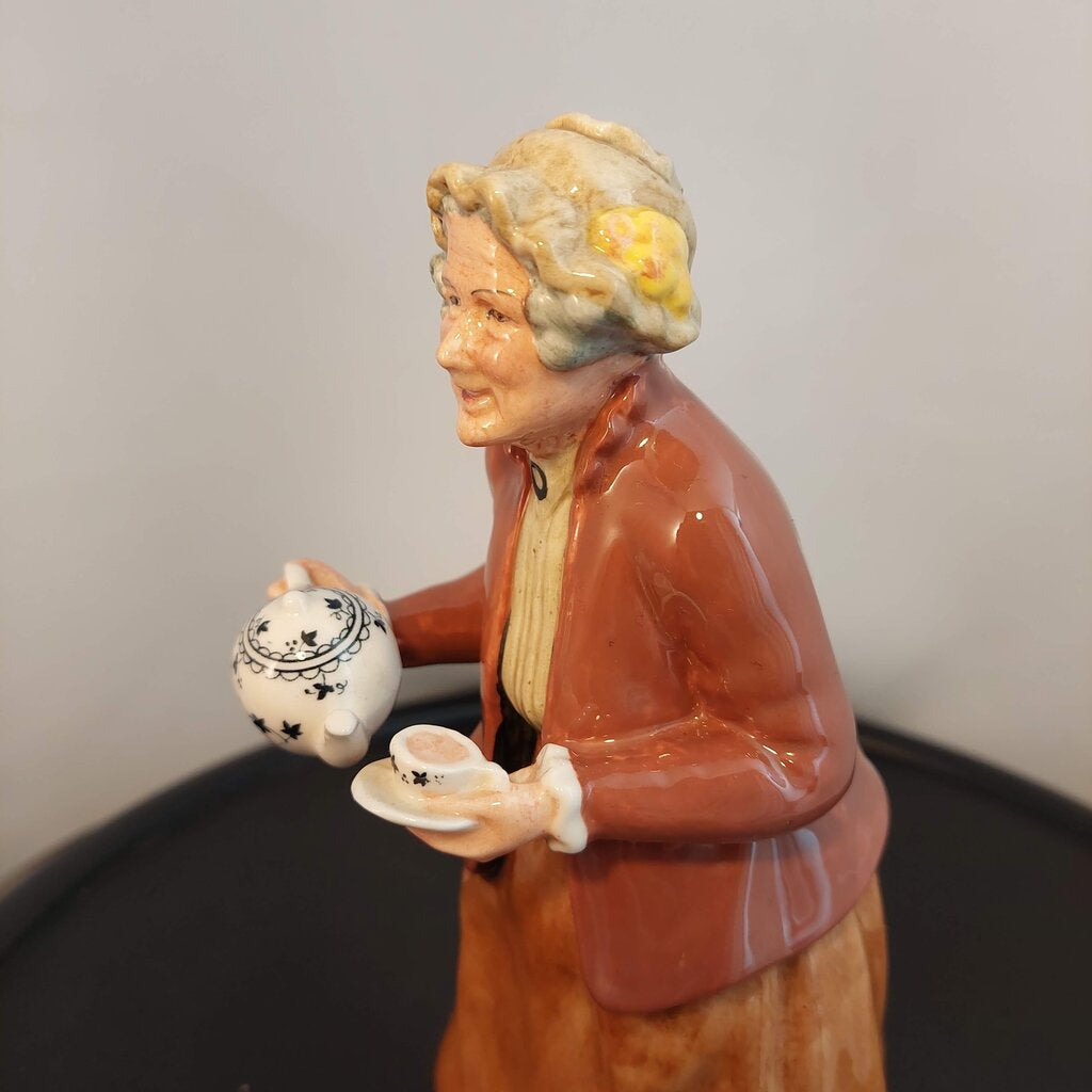 Royal Doulton Teatime Figurine 7 1/4 in HN 2255 Ex. Cond.