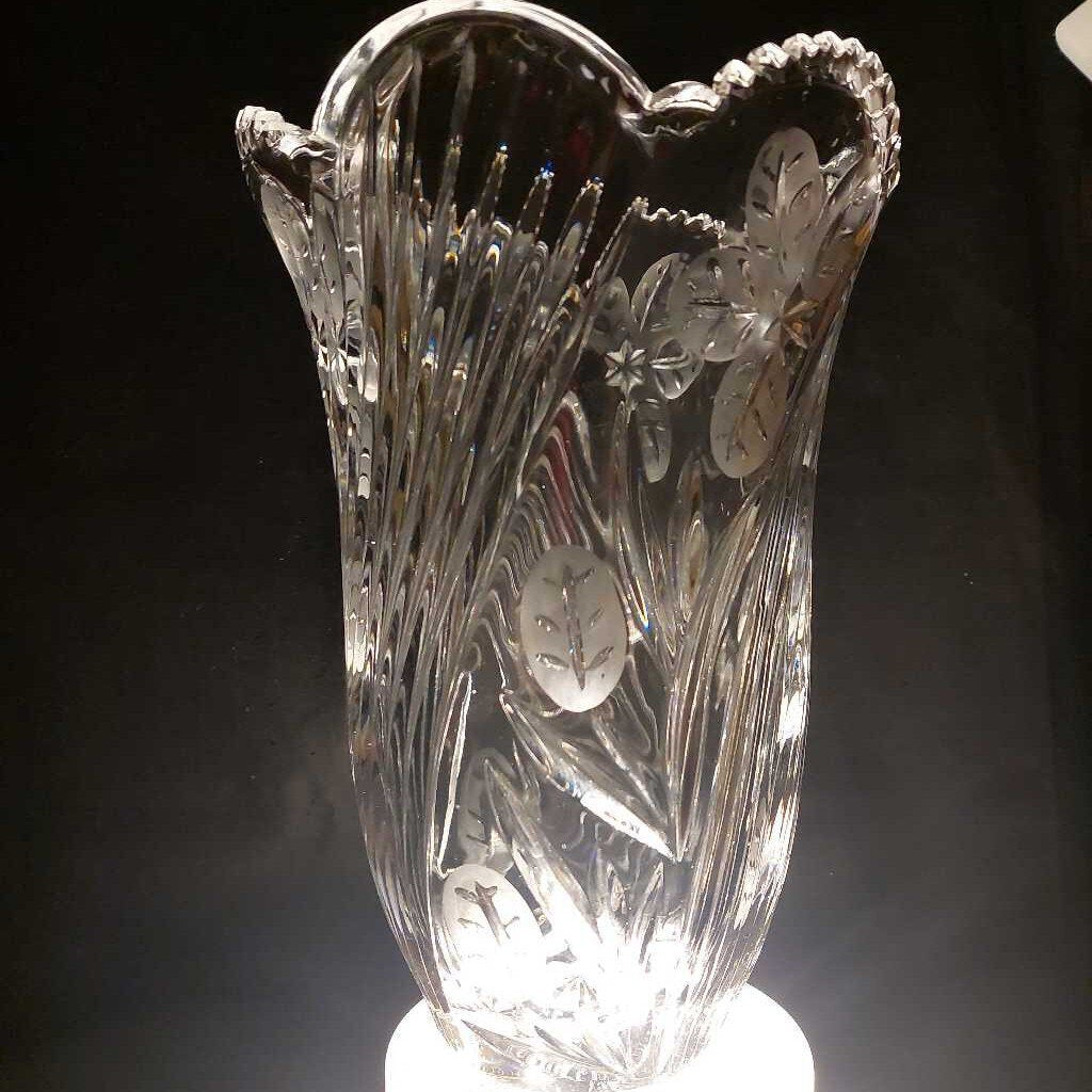 9 3/4 inch Tall POLINA POLAND Heavy Crystal Vase