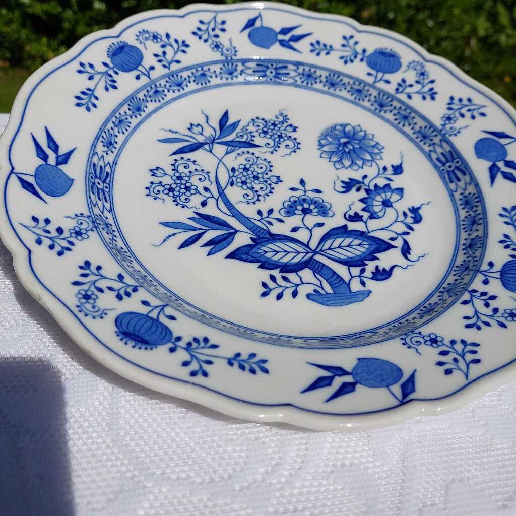 BLUE ONION 10 Inch Dinner Plate by Hutschenreuther Selb