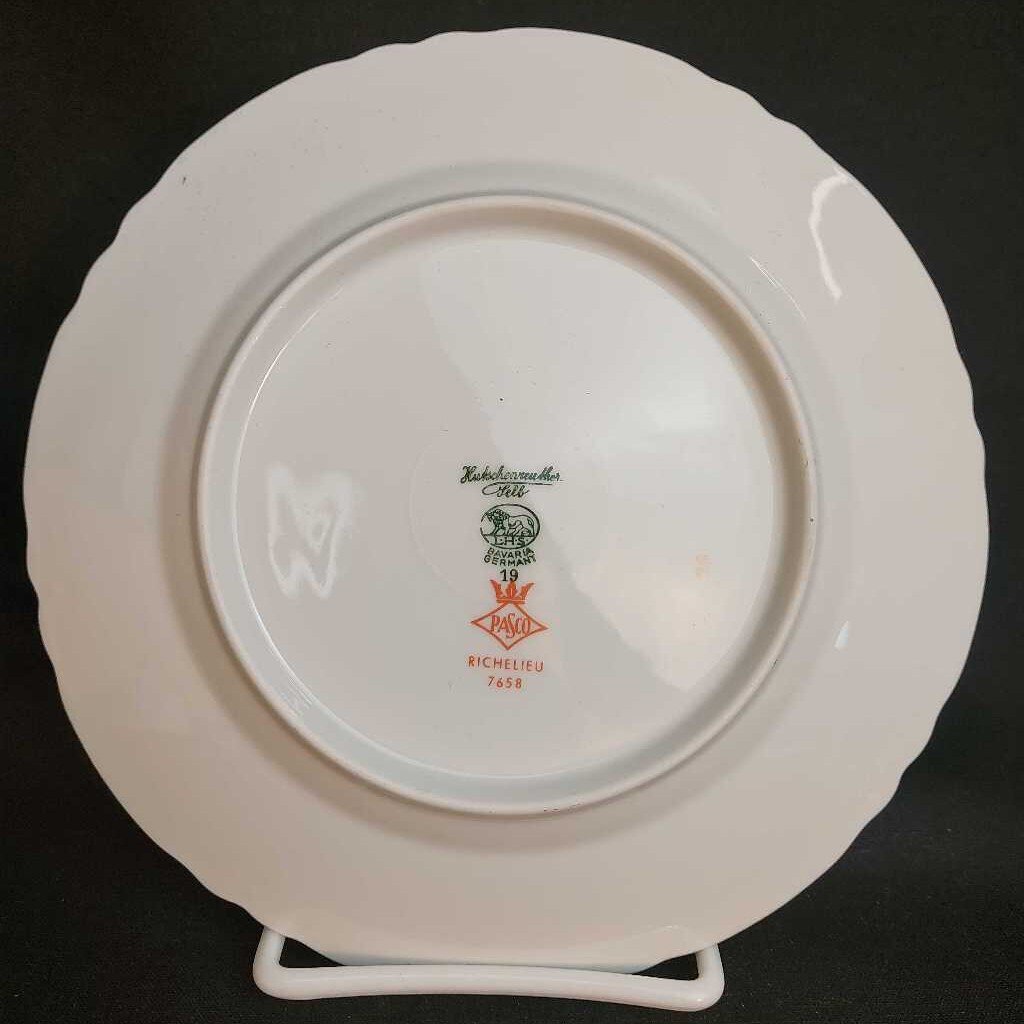 RICHELIEU 7658 SALAD PLATE 7 3/4 inches by Hutschenreuther Selb Bavaria